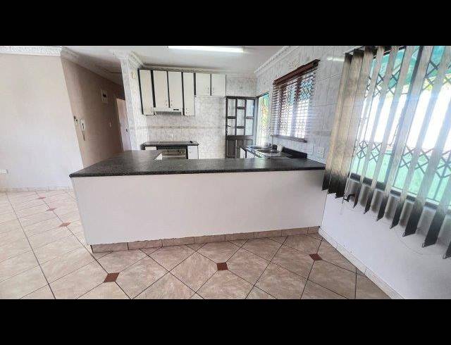3 BEDROOM TOWNHOUSE FOR SALE IN UMHLATUZANA